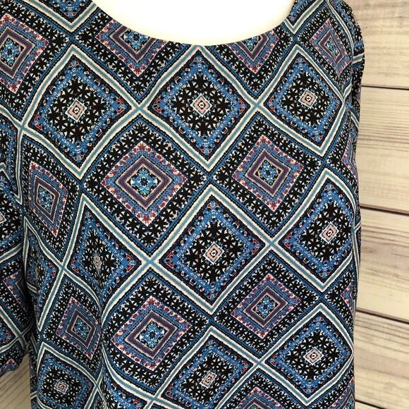 Forever 21 Blue & Black Diamond Patterned Short Sleeve Top - Picture 2 of 6